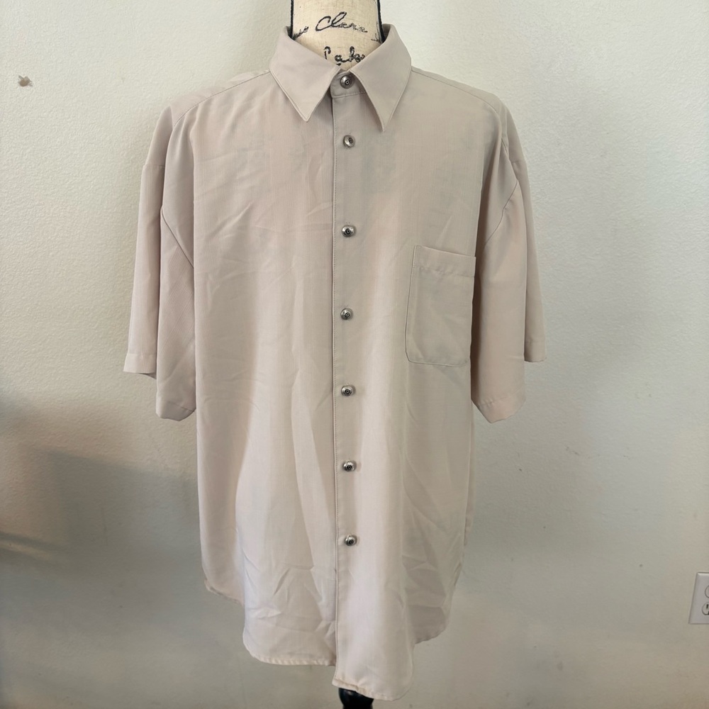 Men's Short-Sleeve Casual Button-Down Shirt in Light Taupe